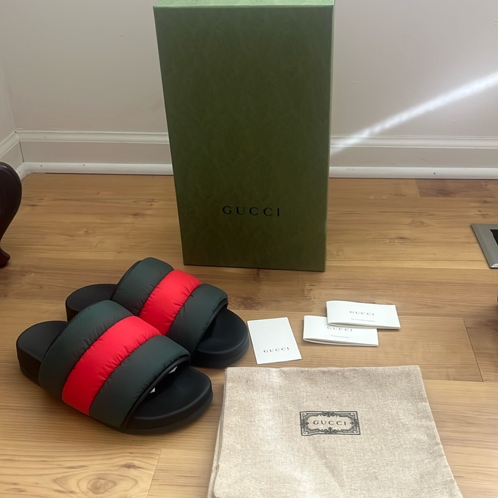 Gucci Nylon puffer sideline slide sandals. Size 37. New!